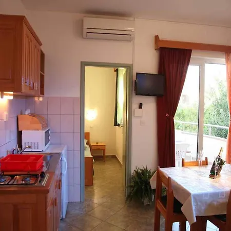 Luxe Retreat With Boat Mooring Daire *