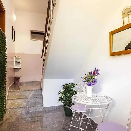 Luxe Retreat With Boat Mooring Daire