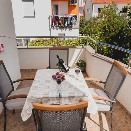 Daire Luxe Retreat With Boat Mooring Srima